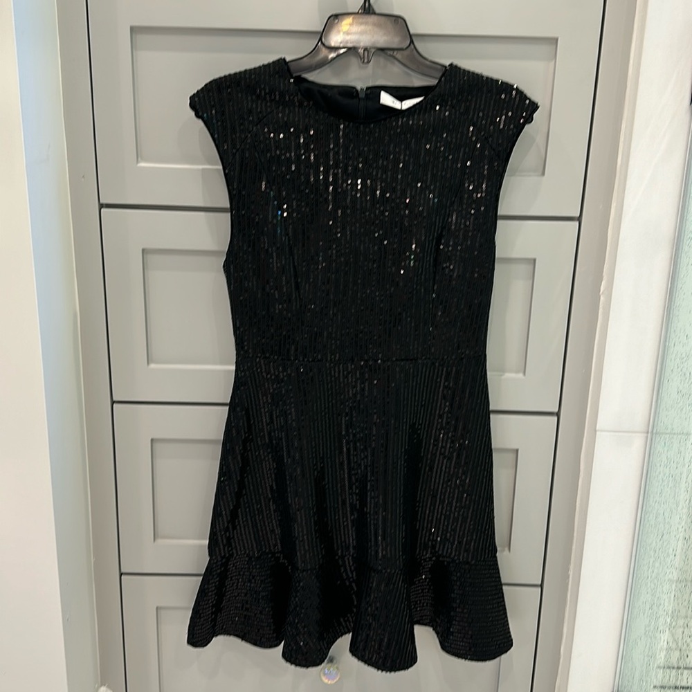Black sequin cap sleeve fluted skirt dress, Size M